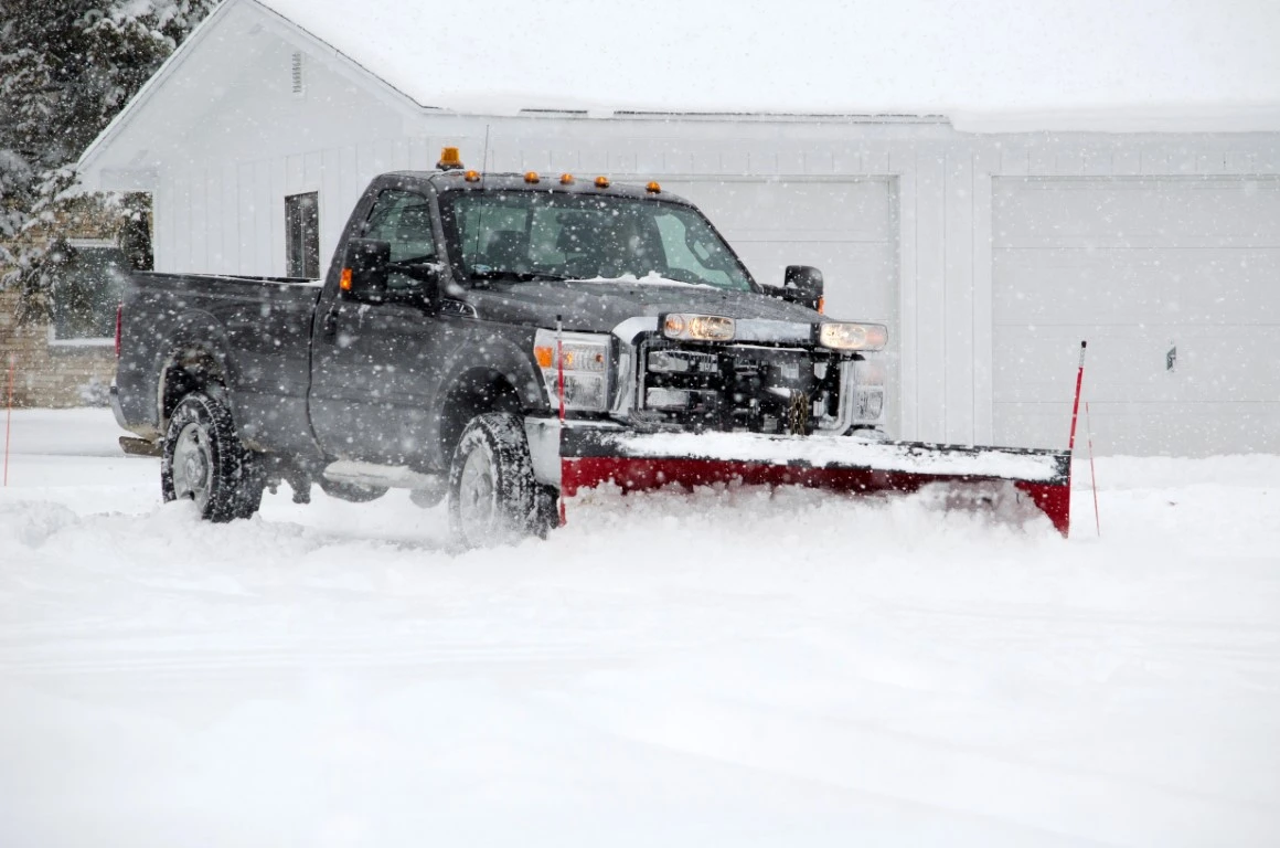 Snow removal contractor in Ogden, Utah